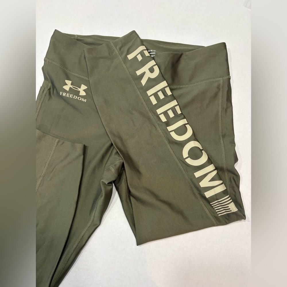 Under Armour HeatGear compression leggings Freedom large camo green, worn once - Picture 3 of 7